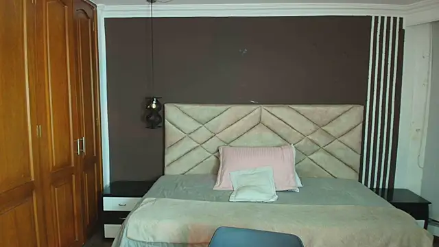 Raquel jones online show from 03/11/25, 11:33