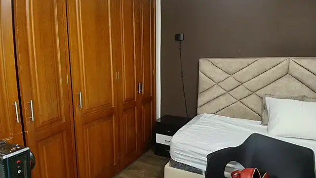 Raquel jones online show from 10/24/25, 11:50