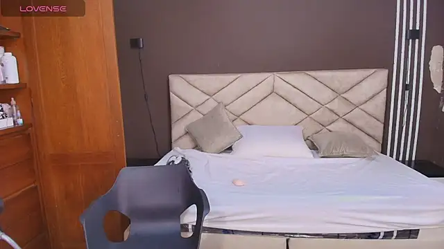 Raquel jones online show from 12/21/25, 11:28