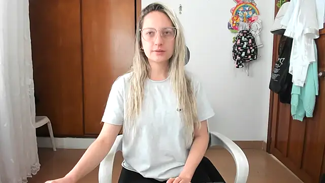 Adele johnsonn1 online show from 10/15/25, 03:01