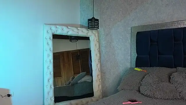 SaraWilliamss  online show from 12/05/24, 01:06