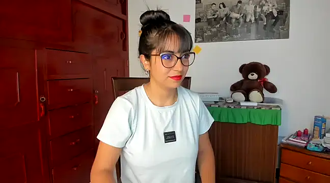 Isabellaa22 1 online show from 12/04/24, 01:53