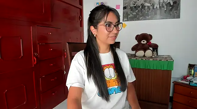 Isabellaa22 1 online show from 01/17/25, 05:08