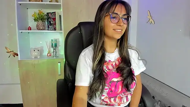 Isabellaa22 1 online show from 02/24/25, 01:53