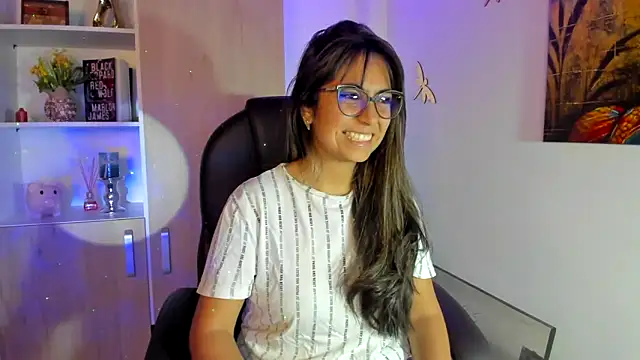 Isabellaa22 1 online show from 02/28/25, 03:48