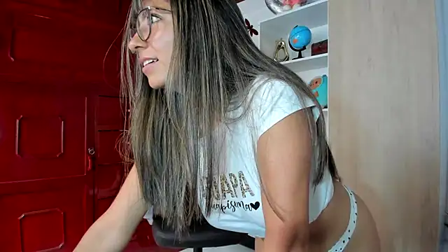 Isabellaa22 1 online show from 06/04/26, 06:25