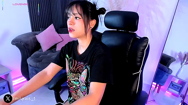 emilyruiz1 online show from 12/03/25, 08:23