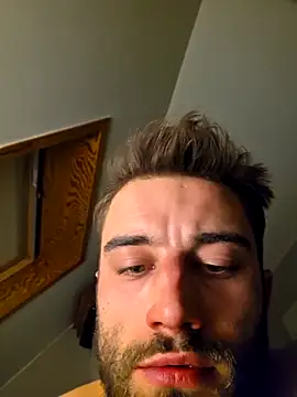 Snapshot of Vekie_007 chatting on 04/03/26, 11:47 Vekie 007 online show from 04/03/26, 11:47