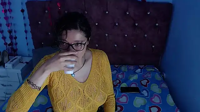 lunazulsj online show from 02/11/25, 01:20