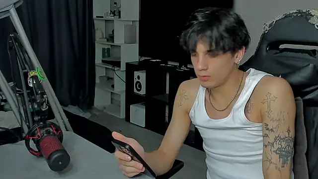 MarkBrowniii online show from 09/14/25, 02:54