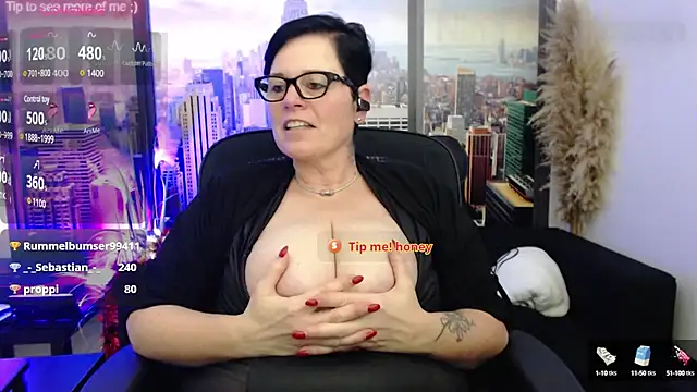 ninarandmann online show from 12/16/24, 07:54