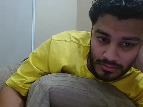 Snapshot of robintoit chatting on 01/19/26, 04:49 robintoit online show from 01/19/26, 04:49