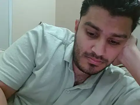 Snapshot of robintoit chatting on 02/01/26, 03:27 robintoit online show from 02/01/26, 03:27