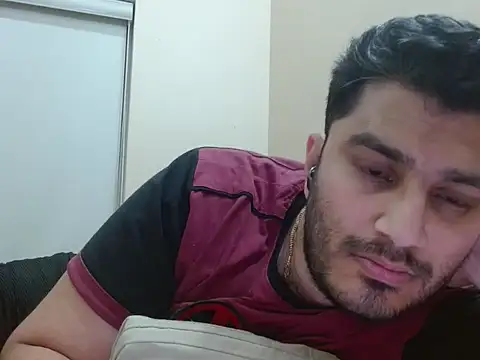 Snapshot of robintoit chatting on 02/04/26, 04:02 robintoit online show from 02/04/26, 04:02