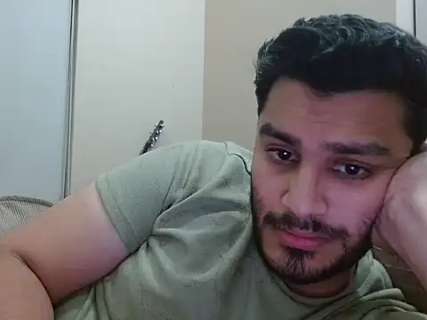 Snapshot of robintoit chatting on 02/15/26, 05:31 robintoit online show from 02/15/26, 05:31