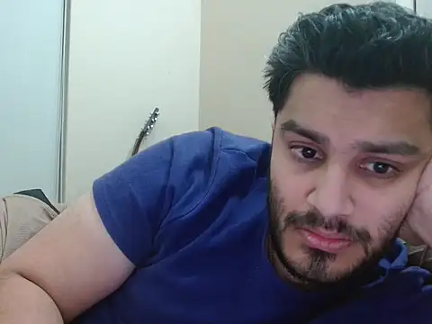 Snapshot of robintoit chatting on 02/18/26, 08:27 robintoit online show from 02/18/26, 08:27