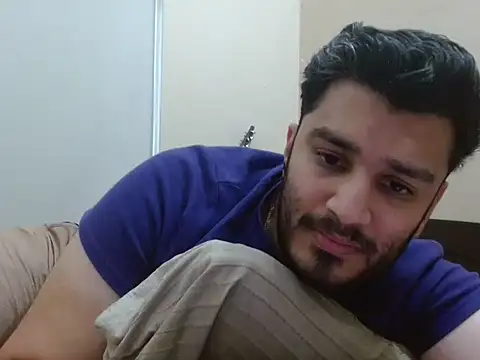 Snapshot of robintoit chatting on 02/20/26, 06:37 robintoit online show from 02/20/26, 06:37