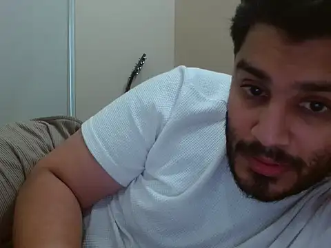 Snapshot of robintoit chatting on 02/23/26, 06:44 robintoit online show from 02/23/26, 06:44