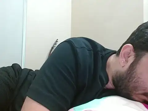 Snapshot of robintoit chatting on 03/02/26, 04:14 robintoit online show from 03/02/26, 04:14