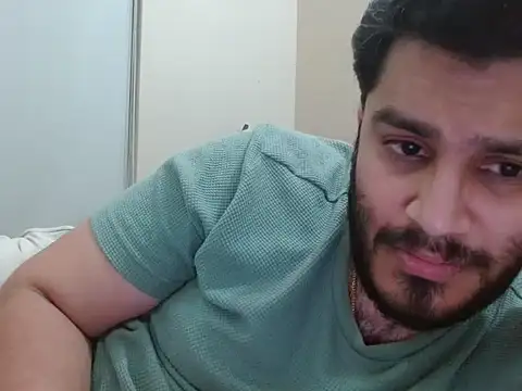 Snapshot of robintoit chatting on 03/03/26, 05:19 robintoit online show from 03/03/26, 05:19