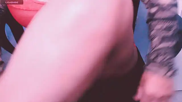 Snapshot of foxypam chatting on 10/08/25, 01:14 foxypam online show from 10/08/25, 01:14