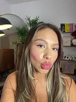  laura 02 online show from 03/16/25, 09:47