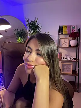  laura 02 online show from 03/18/25, 07:53