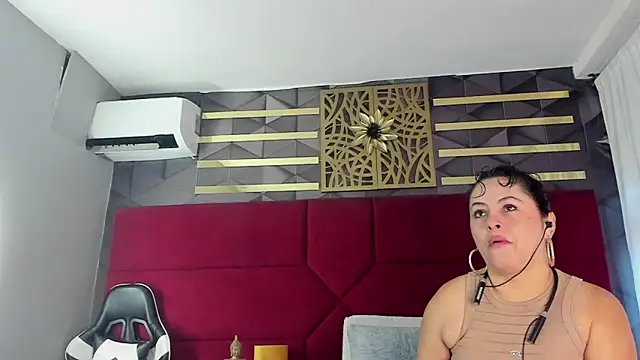 hanny milf online show from 06/28/26, 12:00