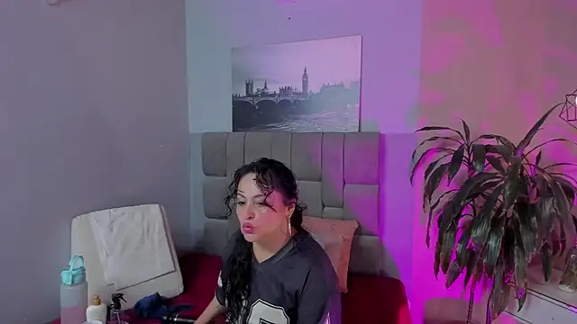 hanny milf online show from 07/18/26, 11:47