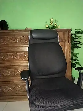 Idhika Paul online show from 02/24/26, 08:01