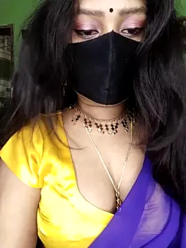 Idhika Paul online show from 04/18/26, 06:28