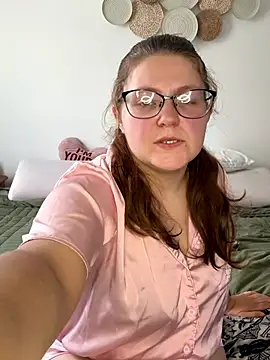 sexybee124 online show from 10/15/25, 03:12