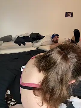 sexybee124 online show from 04/14/26, 03:45