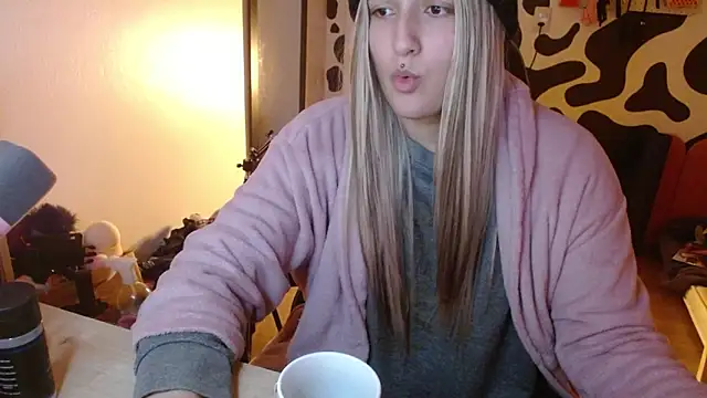 Snapshot of hi_elora chatting on 05/22/26, 12:29 hi elora online show from 05/22/26, 12:29
