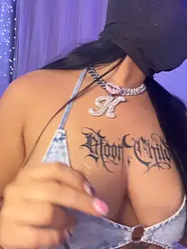 kamila french online show from 11/18/25, 08:46