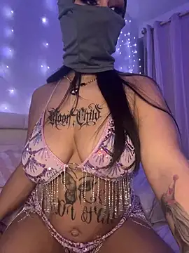 kamila french online show from 12/14/25, 09:52