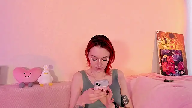 Snapshot of CrystalRey chatting on 02/16/25, 04:53 CrystalRey online show from 02/16/25, 04:53