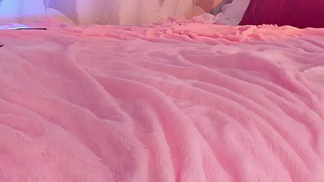 Snapshot of CrystalRey chatting on 03/06/25, 08:19 CrystalRey online show from 03/06/25, 08:19