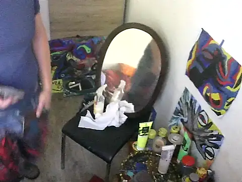 prcalek19 online show from 10/20/25, 07:20