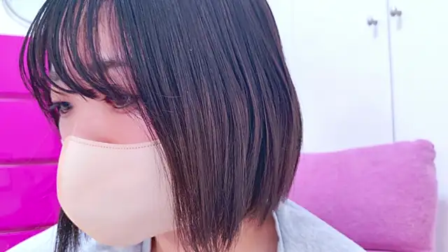 Snapshot of Minami_San chatting on 12/16/24, 05:33 Minami San online show from 12/16/24, 05:33