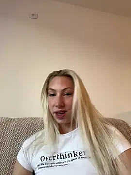 LuisaBecker online show from 01/13/25, 01:17