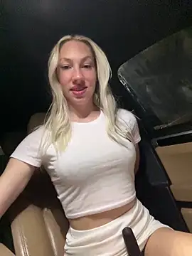 LuisaBecker online show from 03/14/25, 09:32