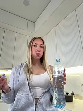 LuisaBecker online show from 01/09/26, 09:45