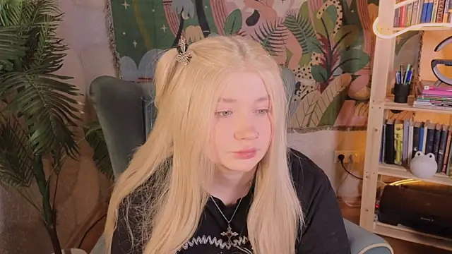 carolina elf online show from 04/09/26, 06:19