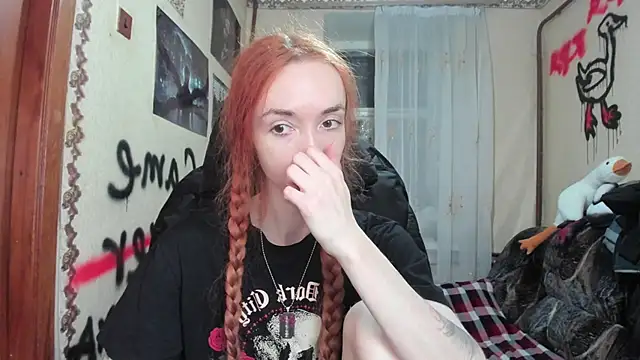 Snapshot of Roxy_Silver chatting on 12/04/24, 03:10 Roxy Silver online show from 12/04/24, 03:10