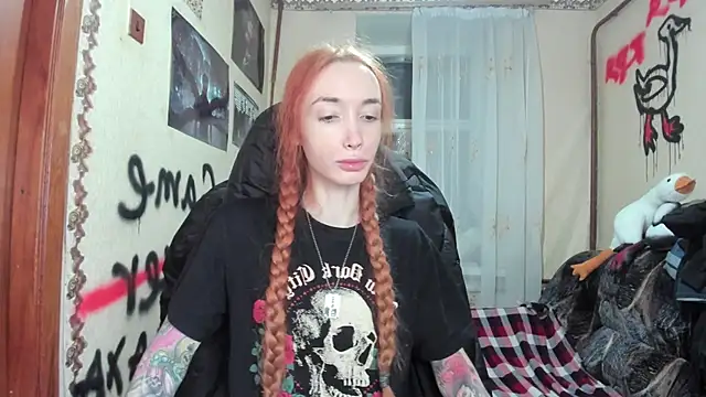 Snapshot of Roxy_Silver chatting on 12/04/24, 06:39 Roxy Silver online show from 12/04/24, 06:39