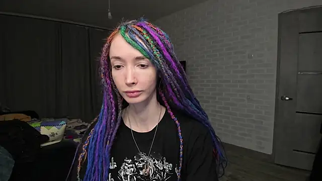 Snapshot of Roxy_Silver chatting on 12/18/24, 02:53 Roxy Silver online show from 12/18/24, 02:53