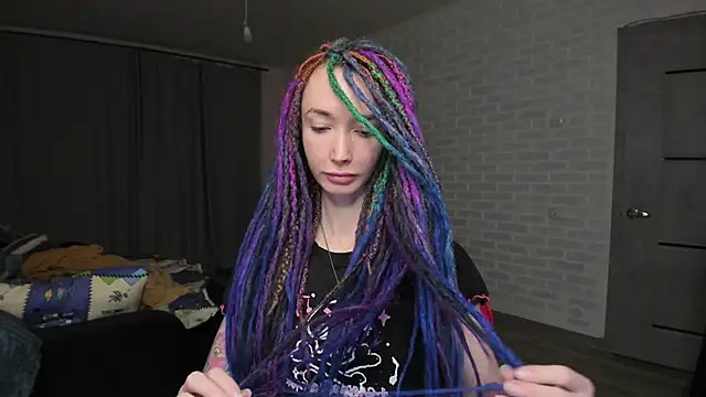 Snapshot of Roxy_Silver chatting on 12/19/24, 06:56 Roxy Silver online show from 12/19/24, 06:56