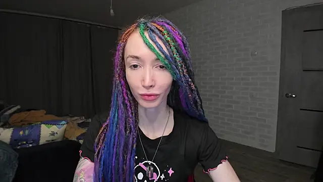 Snapshot of Roxy_Silver chatting on 12/19/24, 10:00 Roxy Silver online show from 12/19/24, 10:00