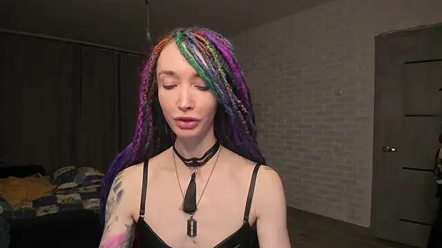 Snapshot of Roxy_Silver chatting on 12/22/24, 06:59 Roxy Silver online show from 12/22/24, 06:59